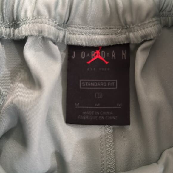 Jordan Green Essentials Utility Cargo Pants NWOT - Picture 10 of 10